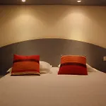 Agape Niort- Hotell 2*