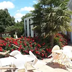 Agape Niort- Hotell
