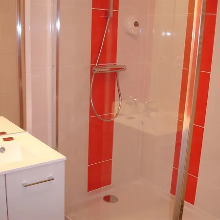 Agape Niort- 2* Bessines