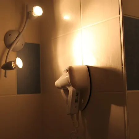 Agape Niort- Otel 2*