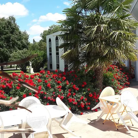 Agape Niort- Hotel