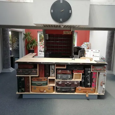 Agape Niort- 2* Bessines