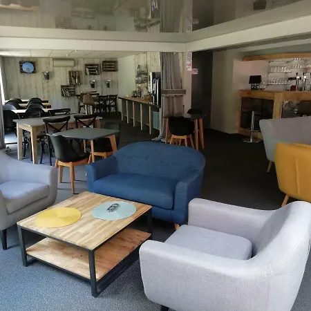 Agape Niort- Hotell 2*