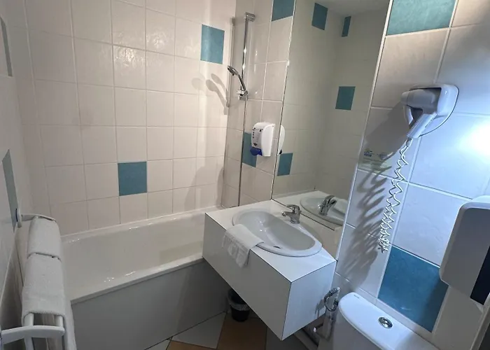 Agape Niort- 2* Bessines