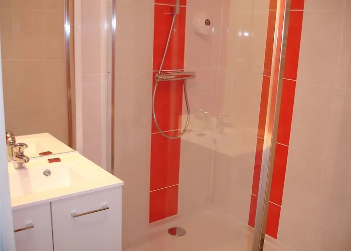 Agape Niort- 2* Bessines