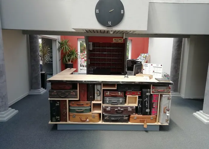 Agape Niort- 2* Bessines